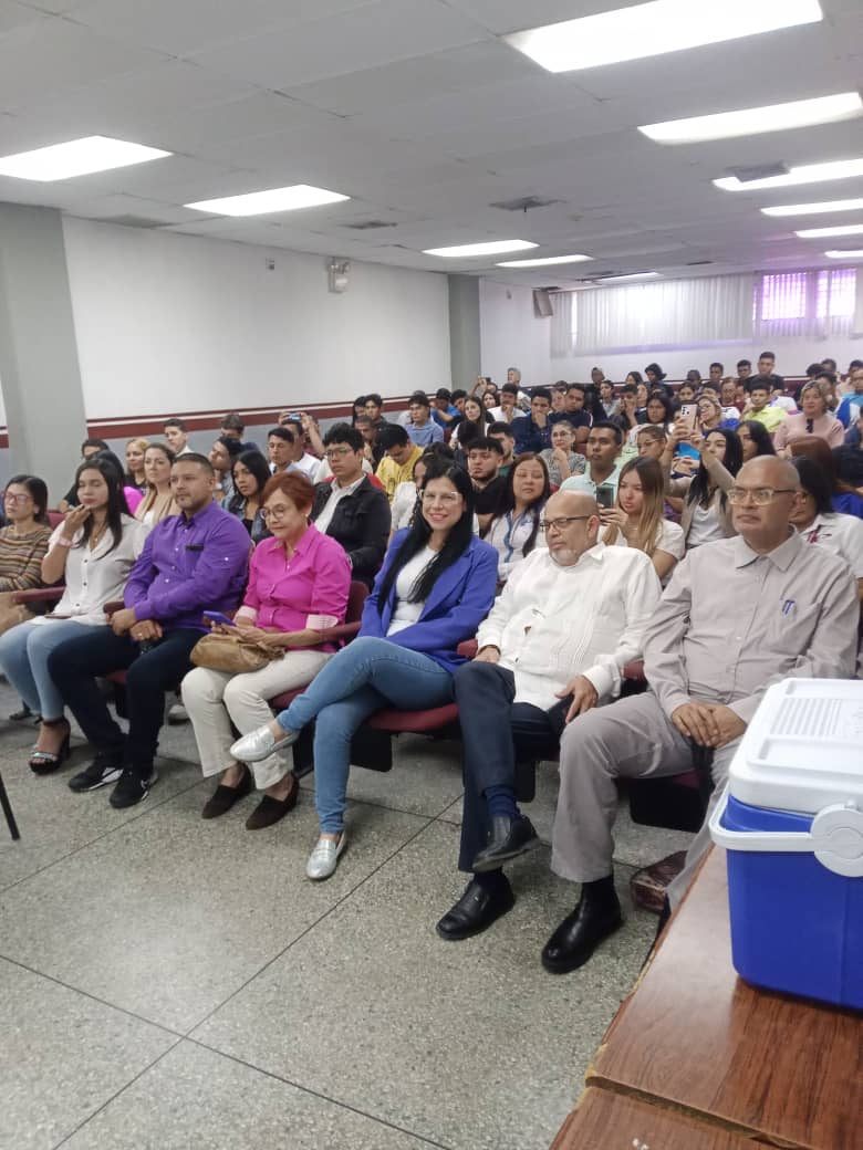 Realizan conferencia: Liderazgo Juvenil en la UC La Morita en Maracay